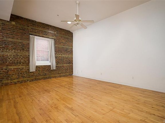5th image of 212 E Franklin St APT 4