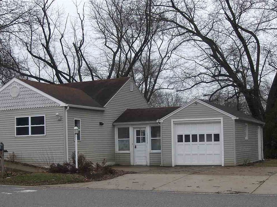 1st image of 23894 Myers Ave