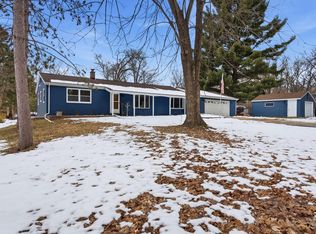 W377S3527 School Section Lake DRIVE, Dousman, WI 53118