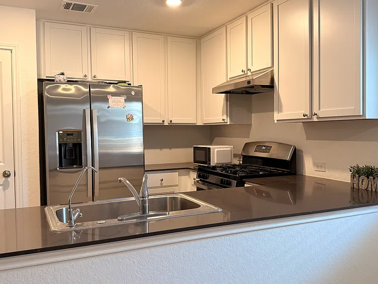 7707 Chancery Gate — Photo 4