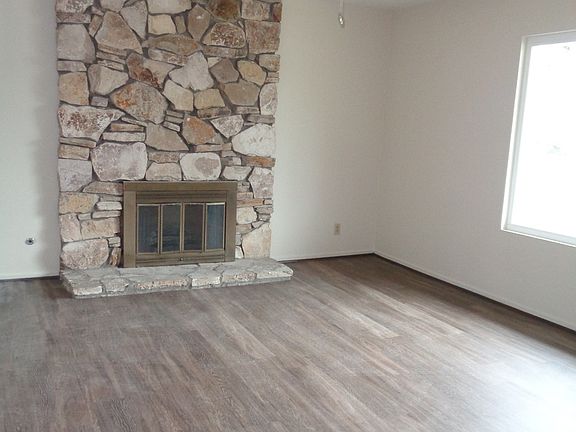 3rd image of 7651 Amazon Dr APT 1