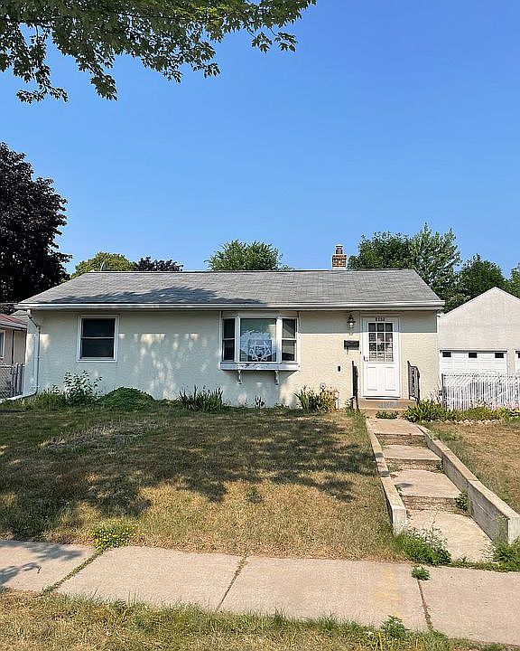 2nd image of 2137 Nokomis Ave