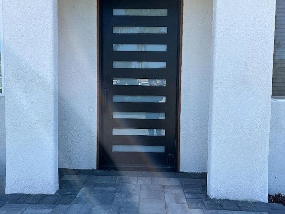 2nd image of 15808 Marlin Pl
