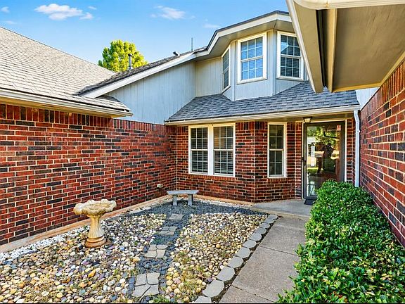 4th image of 1017 Blue Ridge Dr