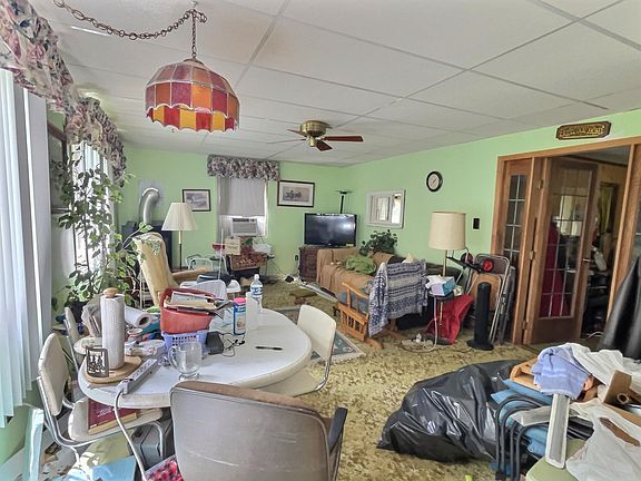 5th image of 8127 Rainbow Dr E