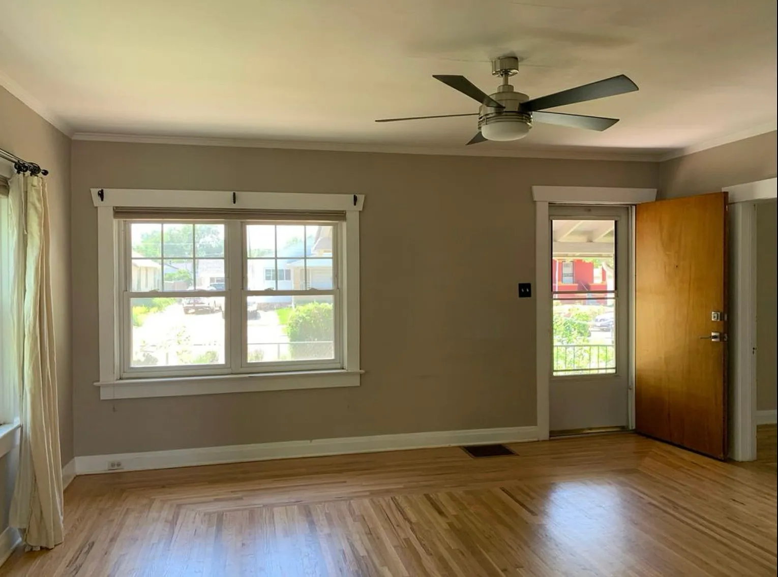 2 bed, 964 sqft, $2,775 — Photo 3
