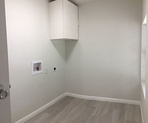 3rd image of 319 Adrian Dr