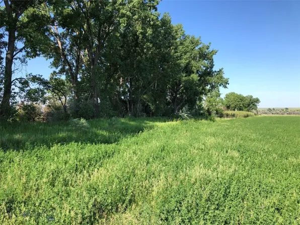 County Road 110, Sidney, MT 59270