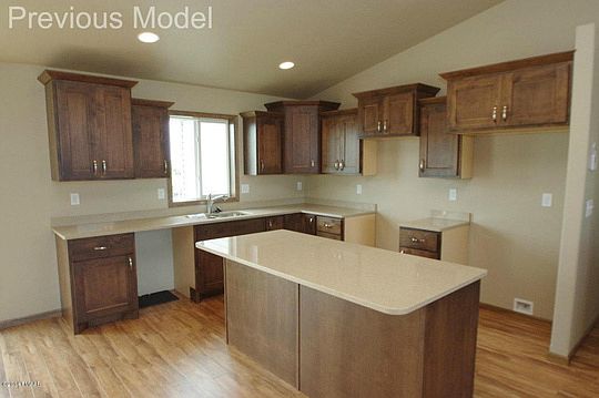 5th image of 2639 7th St W