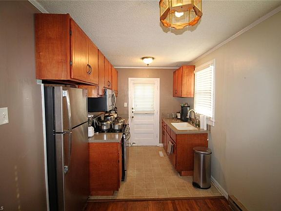 4th image of 1309 Mayfair Ave