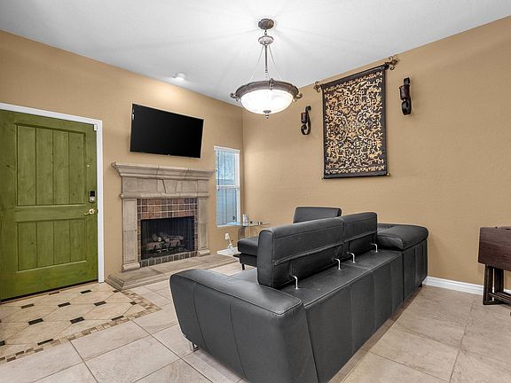 2nd image of 5015 E Cheyenne Dr Unit 2