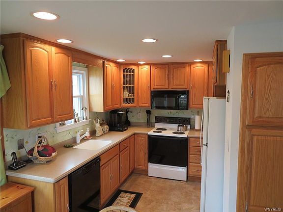 2nd image of 311 Somerville Ave