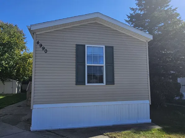 4990 Kennedy Dr #104, Hudsonville, MI 49426
