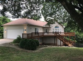 15 Lakeside Dr, Holiday Island, AR 72631