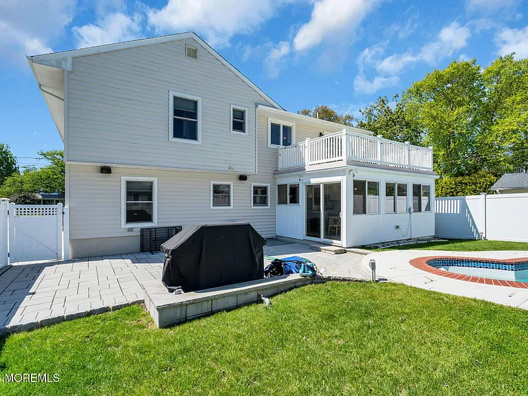558 Central Ave — Photo 30
