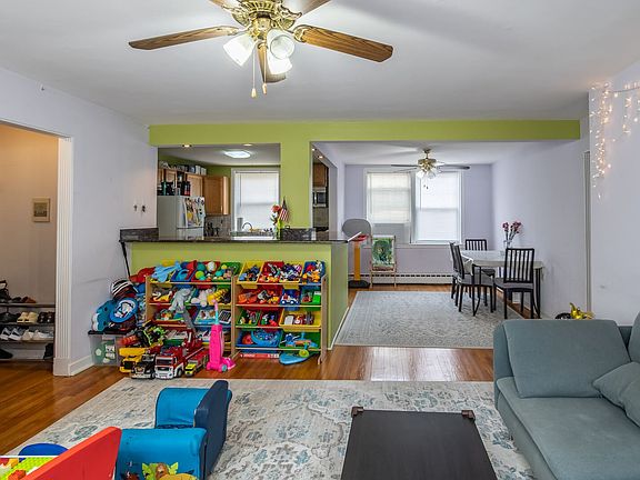 5th image of 2434 W Farragut Ave #1B
