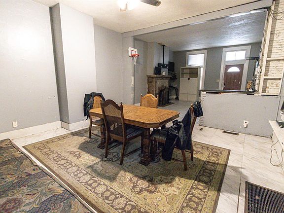 5th image of 1046 Marshall Ave