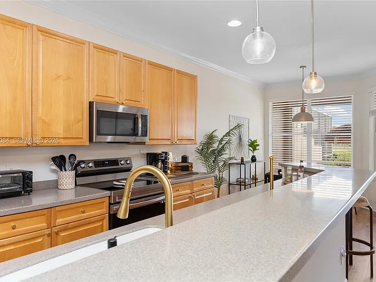 1896 Crestview Way — Photo 18