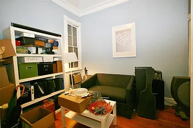 Rented by R New York