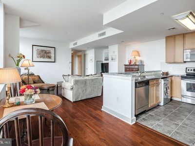 111 S 15th St APT 2107, Philadelphia, PA, 19102