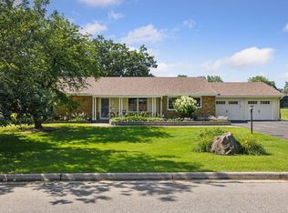 502 Drillane Rd, Hopkins, MN 55305