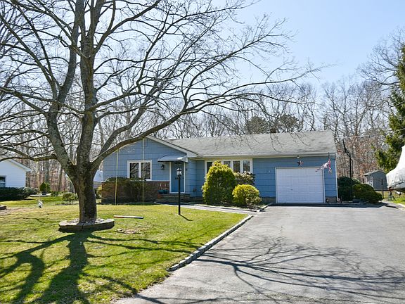2nd image of 16 Canvasback Ln