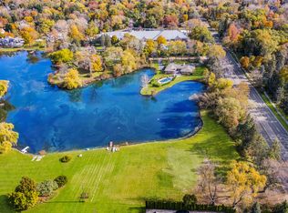 4456 W Maple Rd, Bloomfield Hills, MI 48301