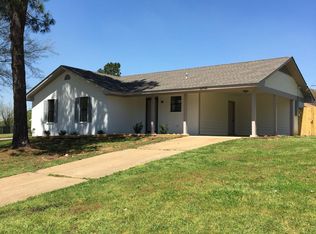 2883 Fairhill Dr, Jackson, MS 39212