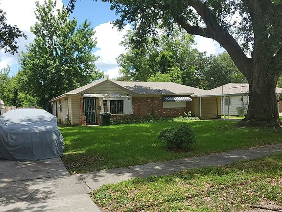 3rd image of 2525 Aster St
