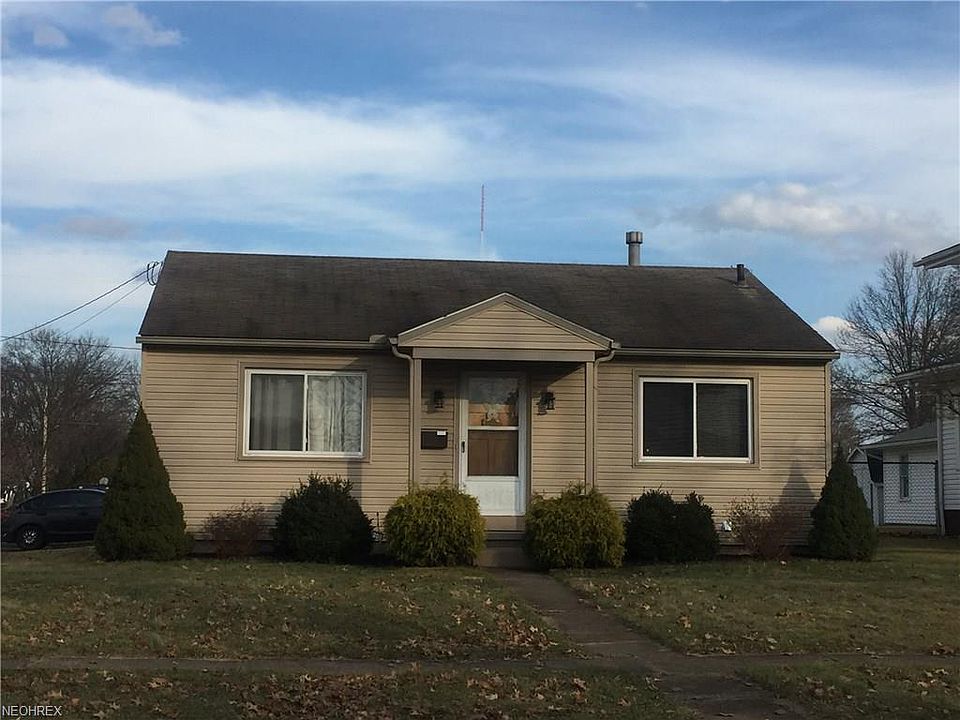 1st image of 203 Superior Ave