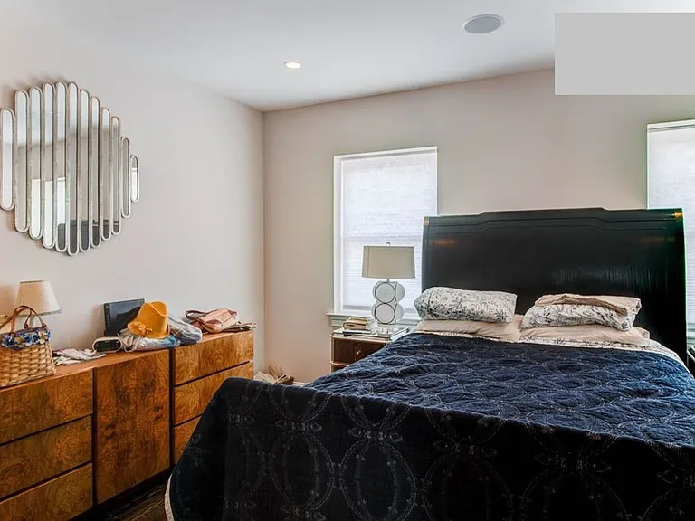 2025 E Lombard St — Photo 7
