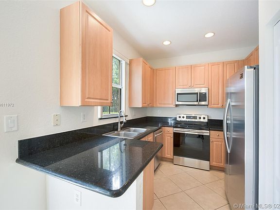 4th image of 1125 NE 31st Ter #1125