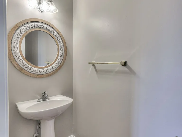 2111 Gold Valley Dr — Photo 10