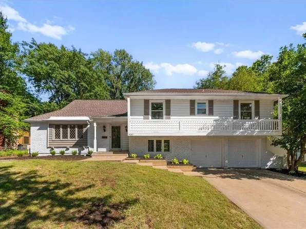 9207 Beverly St, Overland Park, KS 66207