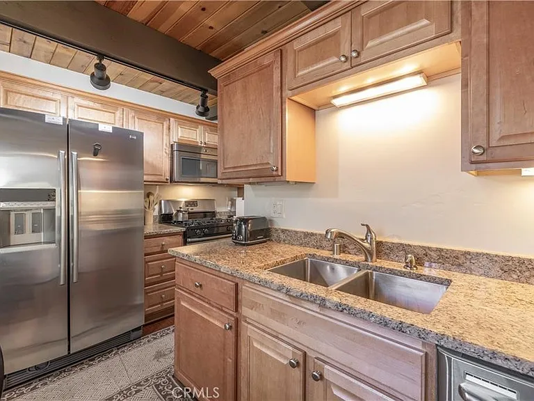 548 Moreno Ln — Photo 10