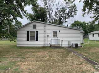 510 N Walnut St, Sesser, IL 62884