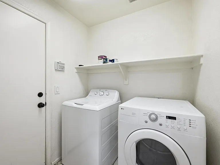 8205 S 45th Ln — Photo 12