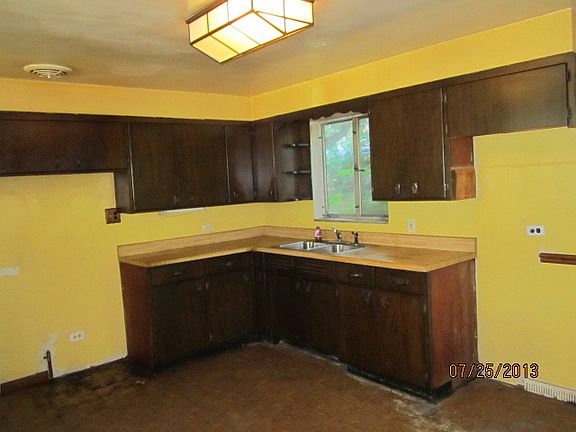 5th image of 14537 S Wallace Ave