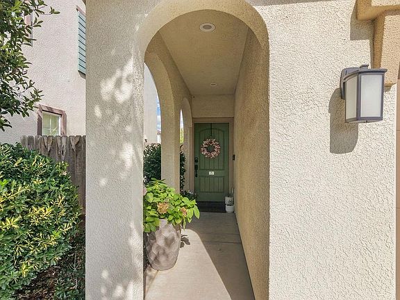 4th image of 3620 Landmark Cir