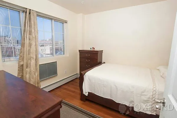 Rented by Oxford Property Group | media 38