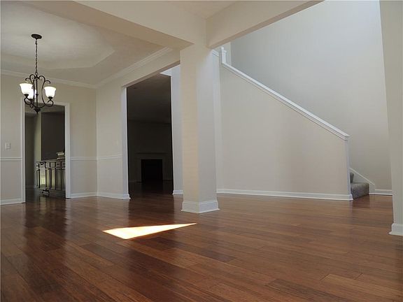 4th image of 7 Lincolnshire Ln