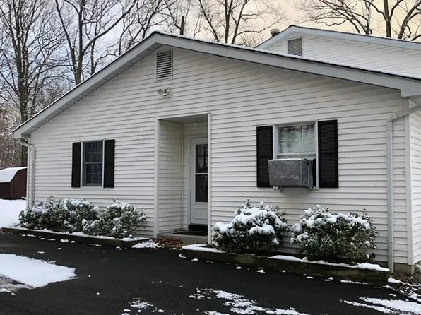 113 Buckberg Mountain Rd, Tomkins Cove, NY 10986