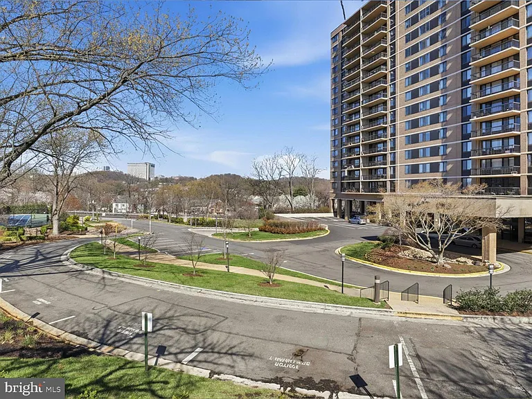 5500 Holmes Run Pkwy #210 — Photo 3