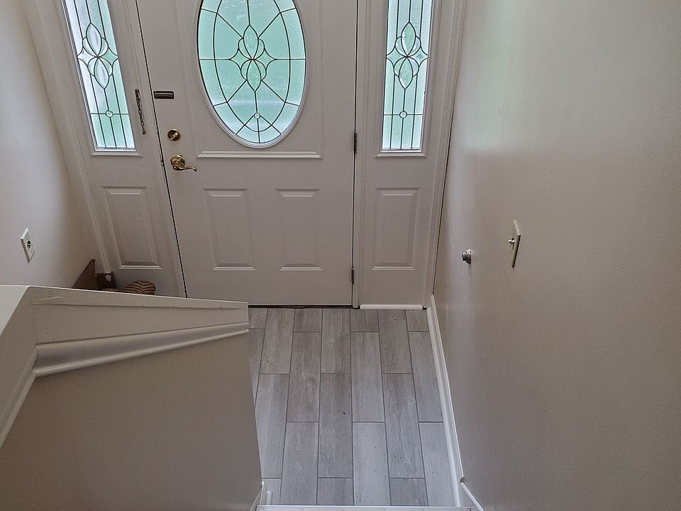 1st image of 235 Kenilworth Dr