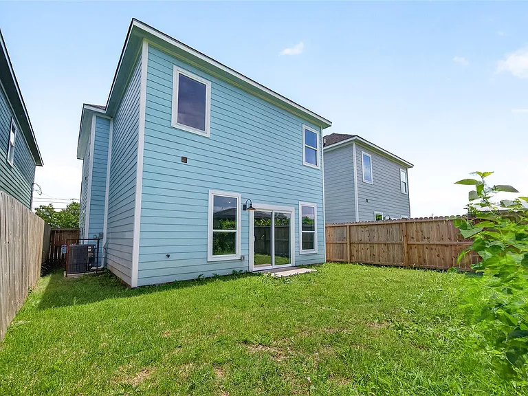 8628 Scott St — Photo 35