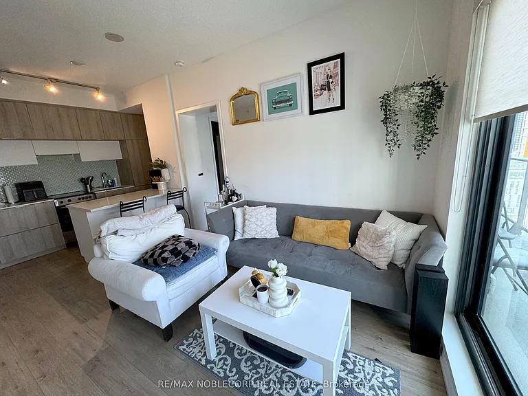 159 Dundas St E #2107 — Photo 6