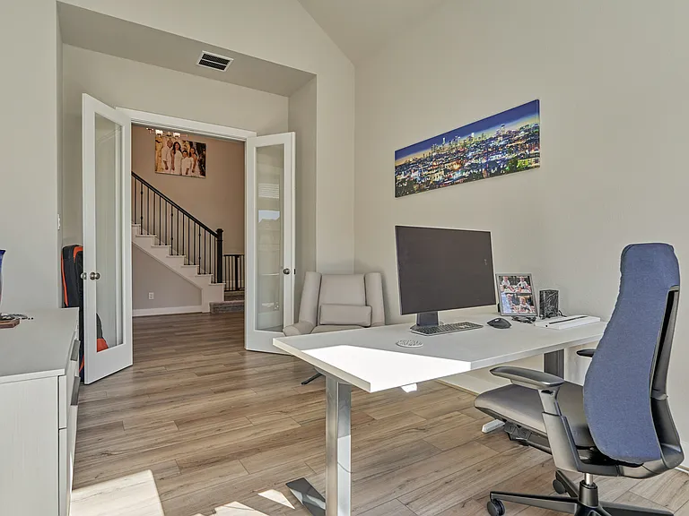 1716 Encino Blvd — Photo 10