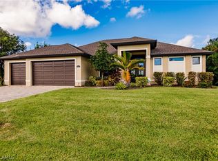 111 SE 35th Terrace Cpe, Coral, FL 33904