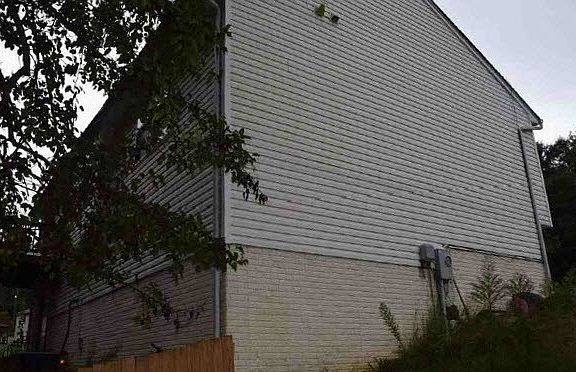 2nd image of 14 Hidden Lake Dr