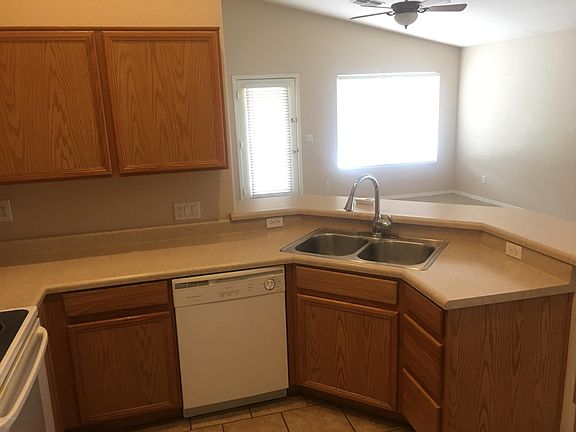 3rd image of 20923 N 85th Ln
